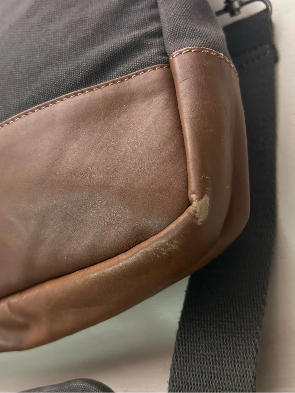 Alternative sleek canvas